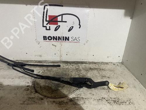 Used Front windshield wiper arm FORD FIESTA V (JH_, JD_) 1.4 16V (80 hp) 22784050