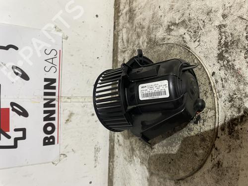 Used Heater blower motor Heater blower motor CITROËN C3 II (SC_) 1.4 HDi 70 (SC8HZC, SC8HR0, SC8HP4) (68 hp) 34592744 34592744