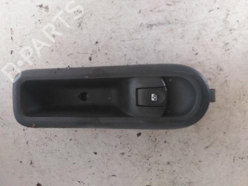 Used Right front window switch Right front window switch RENAULT CLIO III (BR0/1, CR0/1) 1.5 dCi (BR17, CR17) (86 hp) 34600922 34600922