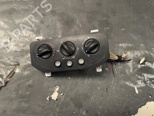 Used Climate control Climate control RENAULT CLIO II (BB_, CB_) 1.9 dTi (B/CB0U) (80 hp) 34589092 34589092