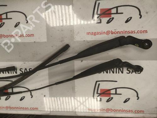 Used Front windshield wiper arm FIAT 500 (312_) 1.2 (312AXA1A) (69 hp) 21545939