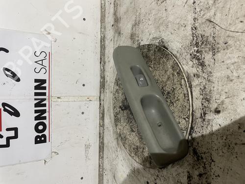 Used Right front window switch Right front window switch RENAULT TWINGO I (C06_) 1.2 16V (C06C, C06D, C06K) (75 hp) 34591357 34591357
