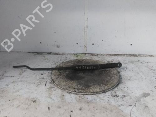 Used Front windshield wiper arm AUDI A4 B5 (8D2) 1.9 TDI (110 hp) 24876011
