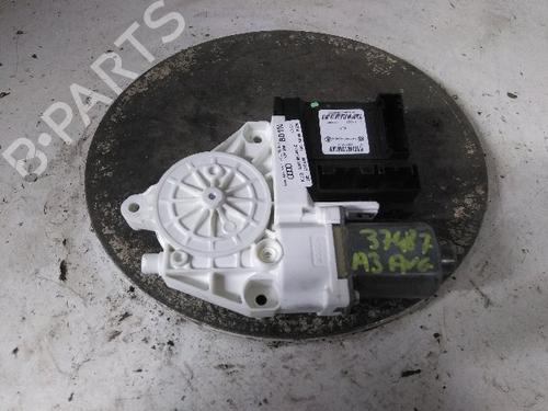 Used Left front door AUDI A3 Sportback (8PA) 1.6 TDI (105 hp) 24646389