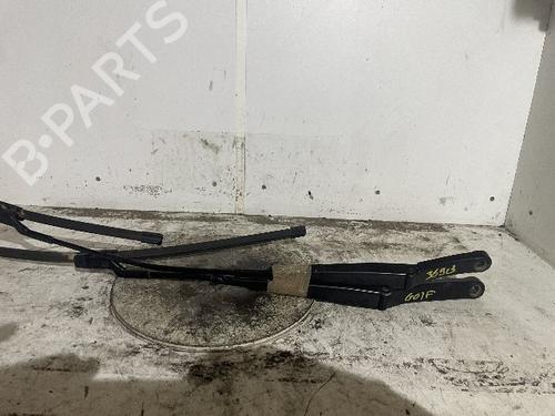 Used Front windshield wiper arm VW GOLF VII (5G1, BQ1, BE1, BE2) 1.2 TSI (86 hp) 21134675