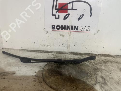 front-windshield-wiper-arm-dacia-duster-hs_-2010-2011-2012-2013-2014-2015-2016-2017-2018-34592693 main image