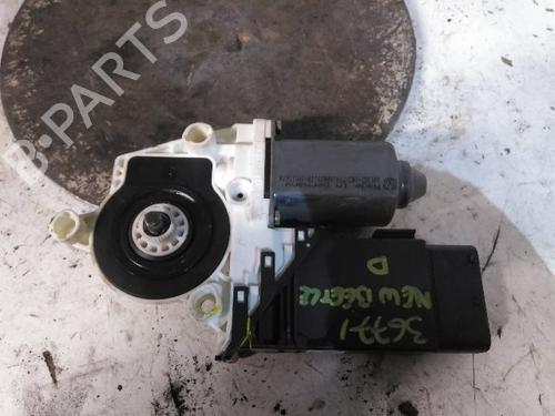 Used Right front door VW NEW BEETLE (9C1, 1C1) 1.4 (75 hp) 24476629