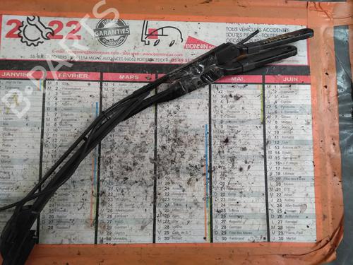 Used Front windshield wiper arm Front windshield wiper arm RENAULT MASTER II Van (FD) 2.2 dCI 90 (FD0G, FD0N, FD2G, FD2N, FD3G, FD3N) (90 hp) 34589651 34589651