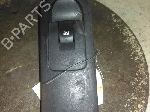 Used Right front window switch Right front window switch RENAULT SCÉNIC II (JM0/1_) 2.0 (JM05, JM0U, JM1N, JM1U, JM2V) (135 hp) 34602417 34602417