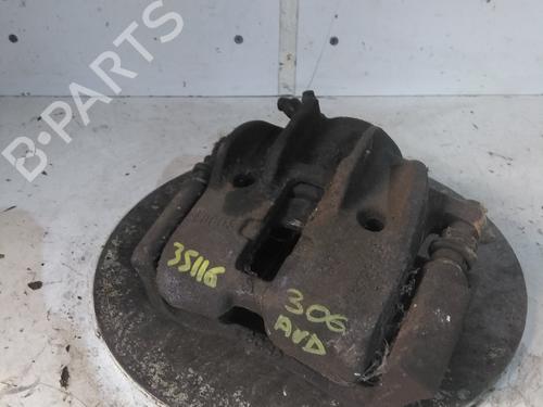 Used Right front brake caliper Right front brake caliper PEUGEOT 306 Break (7E, N3, N5) 1.9 D (69 hp) 34599779 34599779