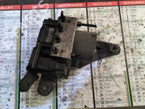 Used ABS pump ABS pump RENAULT MEGANE II (BM0/1_, CM0/1_) 1.9 dCi (BM0G, CM0G) (120 hp) 34589777 34589777