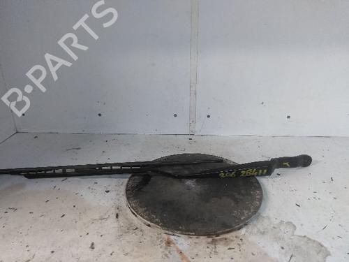 Used Front windshield wiper arm PEUGEOT 206 Hatchback (2A/C) 1.4 HDi eco 70 (68 hp) 26023617