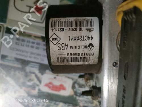 ABS Bremseaggregat RENAULT TWINGO II (CN0_) 1.5 dCi 75 (75 hp) 21576811