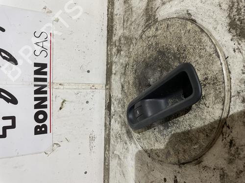 switch-renault-twingo-ii-cn0_-2007-34592321 main image