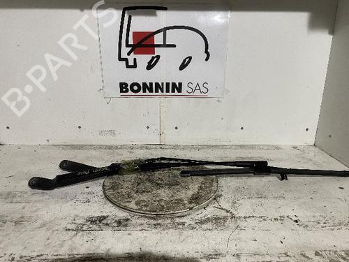 Used Front windshield wiper arm VW POLO (9N_, 9A_) 1.4 16V (75 hp) 21532045