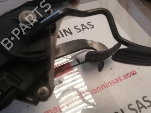 pedal-renault-clio-iii-br01-cr01-2005-2006-2007-2008-2009-2010-2011-2012-2013-2014-34586910 main image