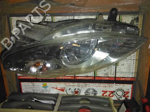 Used Left headlight RENAULT TWINGO II (CN0_) 1.5 dCi (CN0E) (64 hp) 28170823