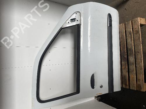 Used Right front door RENAULT CLIO II (BB_, CB_) 1.5 dCi (B/CB08) (82 hp) 20635454