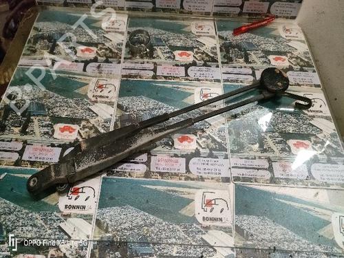 Used Front windshield wiper arm RENAULT TWINGO I (C06_) 1.2 16V (C06C, C06D, C06K) (75 hp) 21546399