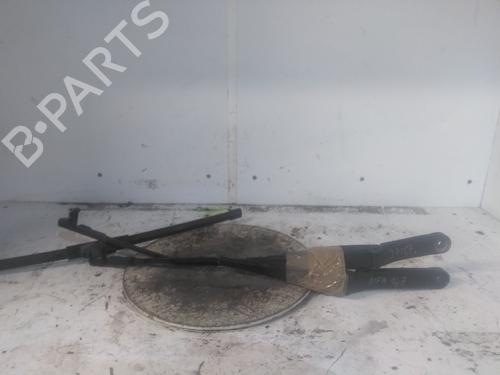 front-windshield-wiper-arm-alfa-romeo-147-937_-2000-2001-2002-2003-2004-2005-2006-2007-2008-2009-2010-34594164 main image