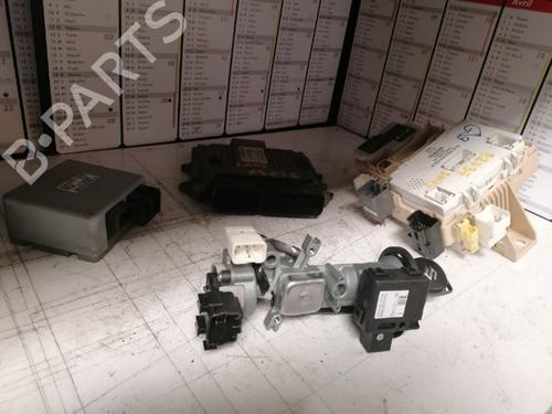 Used Front right lock SUZUKI SWIFT III (MZ, EZ) 1.3 DDiS (RS413D) (69 hp) 21576588