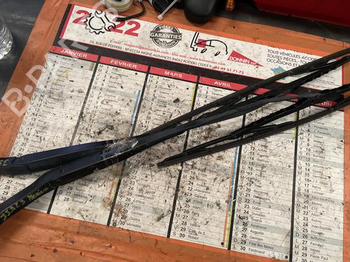Used Front windshield wiper arm Front windshield wiper arm OPEL MERIVA A MPV (X03) 1.7 CDTI (E75) (100 hp) 34589616 34589616
