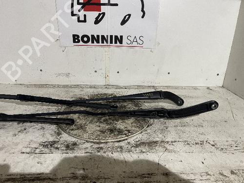 Used Front windshield wiper arm AUDI A4 B8 Avant (8K5) 2.0 TDI (136 hp) 22526414