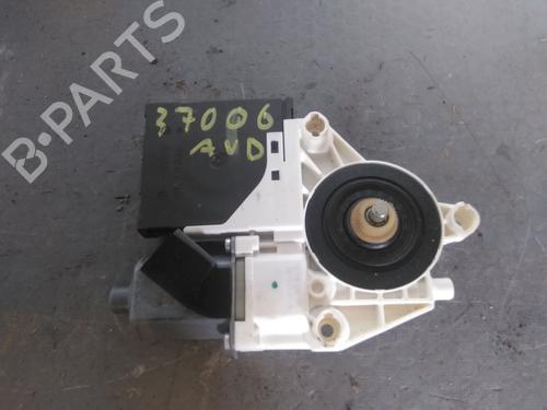 Rudehejsemotor forskærm højre Rudehejsemotor forskærm højre AUDI A3 (8P1) 2.0 TDI 16V (140 hp) 36892309 36892309