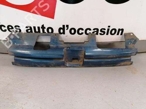 Grill PEUGEOT 306 Hatchback (7A, 7C, N3, N5) 1.9 DT (90 hp) 20636093