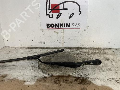 Used Front windshield wiper arm CHRYSLER PT CRUISER (PT_) 2.2 CRD (150 hp) 20637667