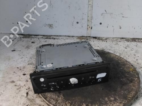 radio-renault-clio-iii-br01-cr01-2005-2006-2007-2008-2009-2010-2011-2012-2013-2014-34596010 main image