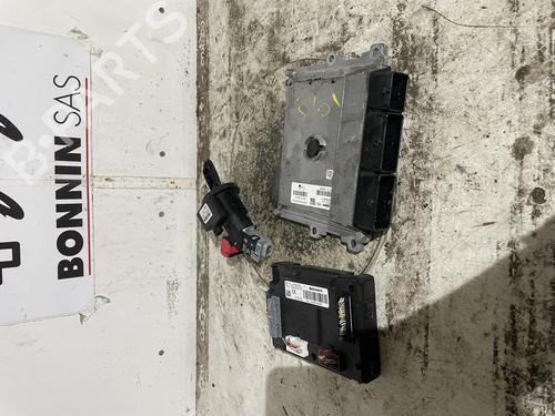 Used Engine control unit (ECU) Engine control unit (ECU) DACIA SANDERO II TCe 90 (B8M1, B8MA, B8AC) (90 hp) 34591864 34591864