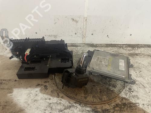 Used Engine control unit (ECU) Engine control unit (ECU) MERCEDES-BENZ C-CLASS Coupe (C204) C 220 CDI (204.302) (170 hp) 34593161 34593161