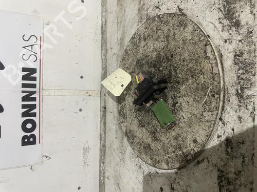 Used Heater resistor Heater resistor RENAULT TWINGO II (CN0_) 1.2 (CN0D) (58 hp) 34591069 34591069