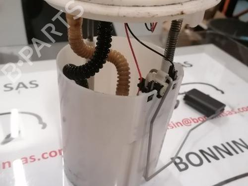 Used Fuel pump RENAULT SCÉNIC III (JZ0/1_) 1.5 dCi (106 hp) 21576492