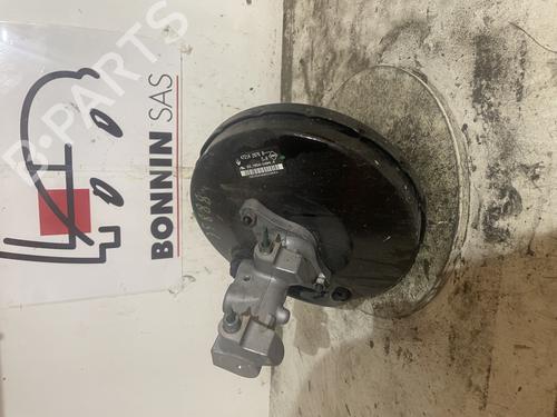 servo-brake-dacia-duster-hs_-2010-2011-2012-2013-2014-2015-2016-2017-2018-34592688 main image