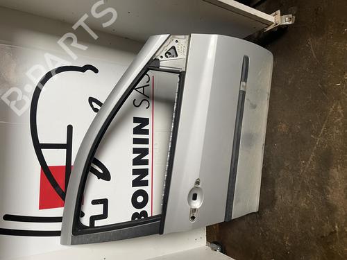 right-front-door-renault-clio-iii-br01-cr01-2005-2006-2007-2008-2009-2010-2011-2012-2013-2014-34590859 main image