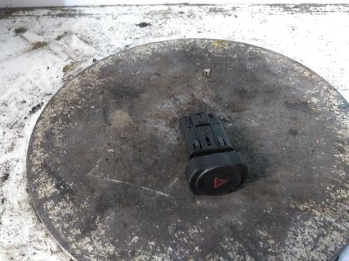 warning-switch-dacia-duster-hs_-2010-2011-2012-2013-2014-2015-2016-2017-2018-34596116 main image
