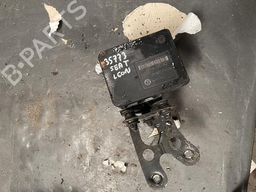 Used ABS pump SEAT LEON (1P1) 1.9 TDI (105 hp) 21135224