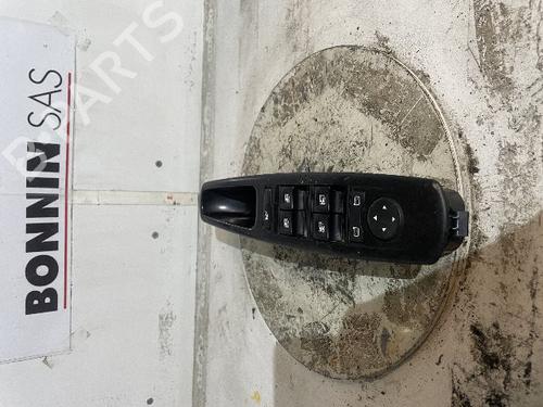 Used Switch RENAULT SCÉNIC III (JZ0/1_) 1.5 dCi (106 hp) 21531985