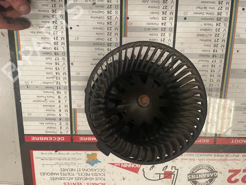 Used Heater blower motor Heater blower motor PEUGEOT 206 Hatchback (2A/C) 1.4 i (75 hp) 34588890 34588890