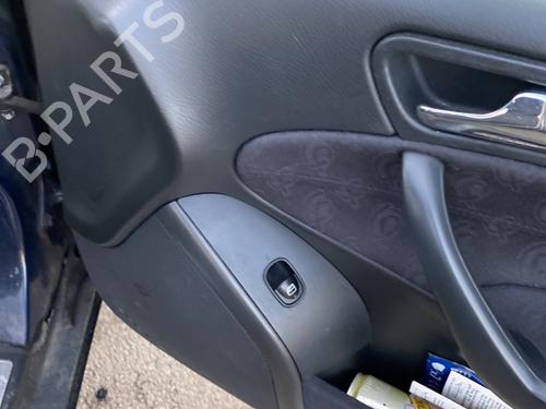 Garniture avant droite MERCEDES-BENZ C-CLASS (W203) C 220 CDI (203.006) | BP29913641C59