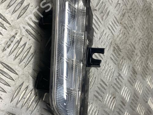 Used Left daytime light Left daytime light 39449132 39449132