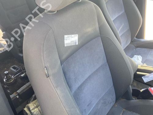 Right front seat VW TOURAN (1T3) 1.6 TDI | BP36817046C16 - Image 2
