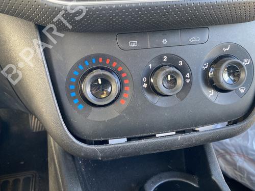 Used Climate control FIAT PUNTO (199_) 1.3 D Multijet (75 hp) 30170264