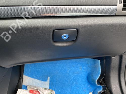 Used Glove box PEUGEOT 407 (6D_) 2.0 HDi 135 (6DRHRH, 6DRHRE, 6DRHRG, 6DRHRJ) (136 hp) 29191603