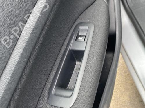 Used Left rear window switch PEUGEOT 308 II (LB_, LP_, LW_, LH_, L3_) 1.6 HDi / BlueHDi 115 (115 hp) 19909761