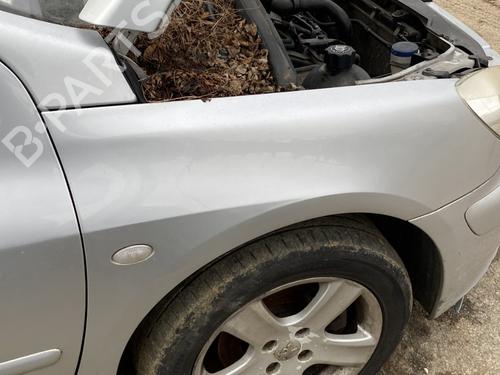 Used Right front fenders PEUGEOT 307 Break (3E) 2.0 HDI 110 (107 hp) 23784885