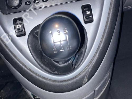 Used Shift knob CITROËN XSARA PICASSO (N68) 1.6 HDi (90 hp) 31334428