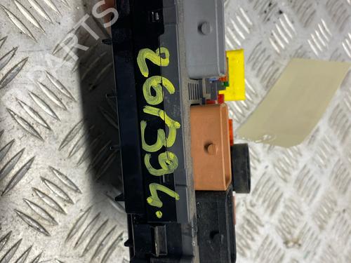 Used Fuse box Fuse box 38187682 38187682